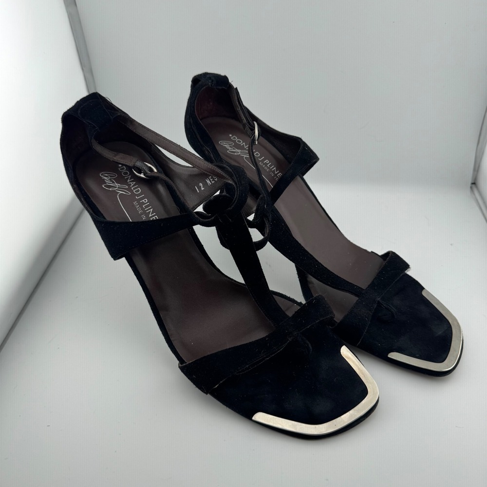 Donald J Pliner Nessa Sandals Women 10 Black Suede T-Strap Silver Toe Italy Heel - Picture 2 of 8